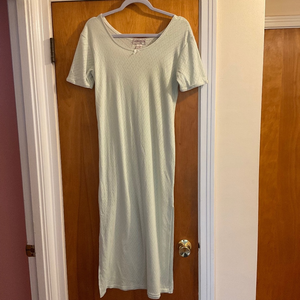 Laura Tyler At Home Pale Green Nightgown Sz S Short Sleeves Slits Sheer